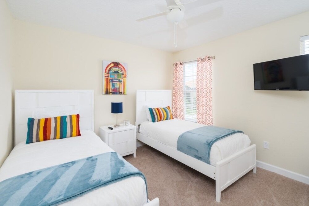 Paradise Palms Resort by VHC Hospitality - photo 32