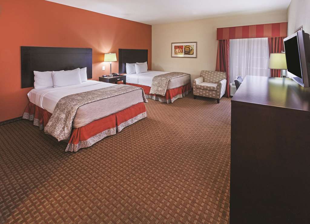 La Quinta Inn & Suites by Wyndham Port Arthur - photo 16