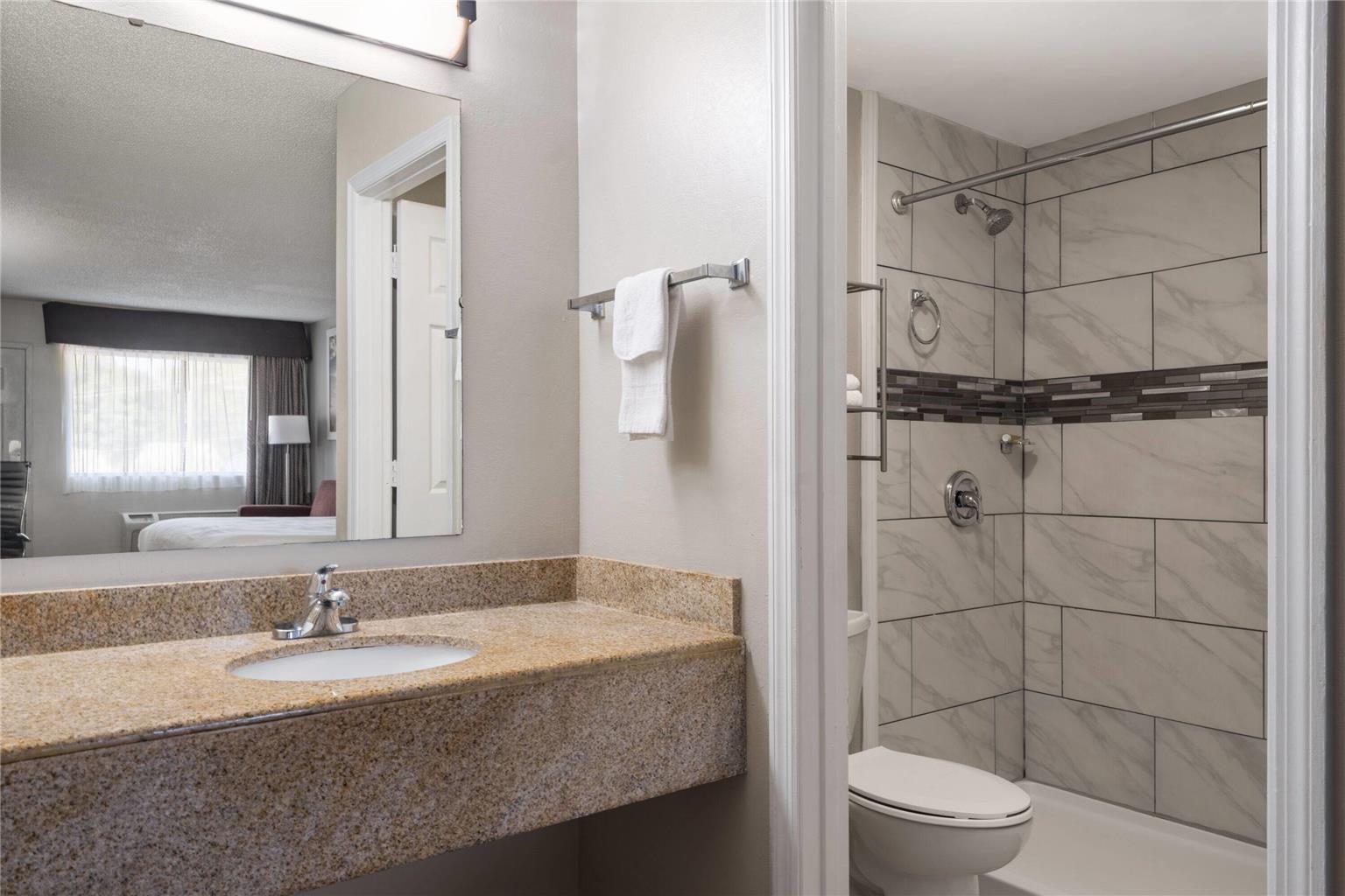 Days Inn by Wyndham Anderson - photo 17