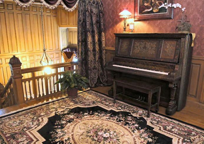 Alexander Mansion Bed and Breakfast - photo 16