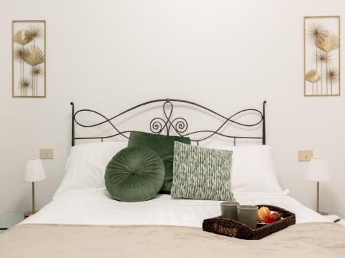 The Best Rent Large apartment a few steps from the Trevi Fountain — 4-Star Luxury Hotel in Rome, Italy