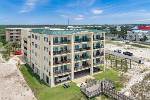 Sunny Breeze B by Pristine Properties Vacation Rentals — 4-Star Luxury Hotel in Mexico Beach, United States
