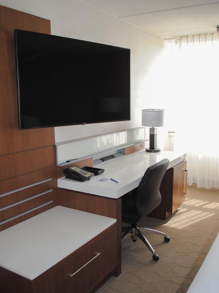 Delta Hotels by Marriott Green Bay - photo 22