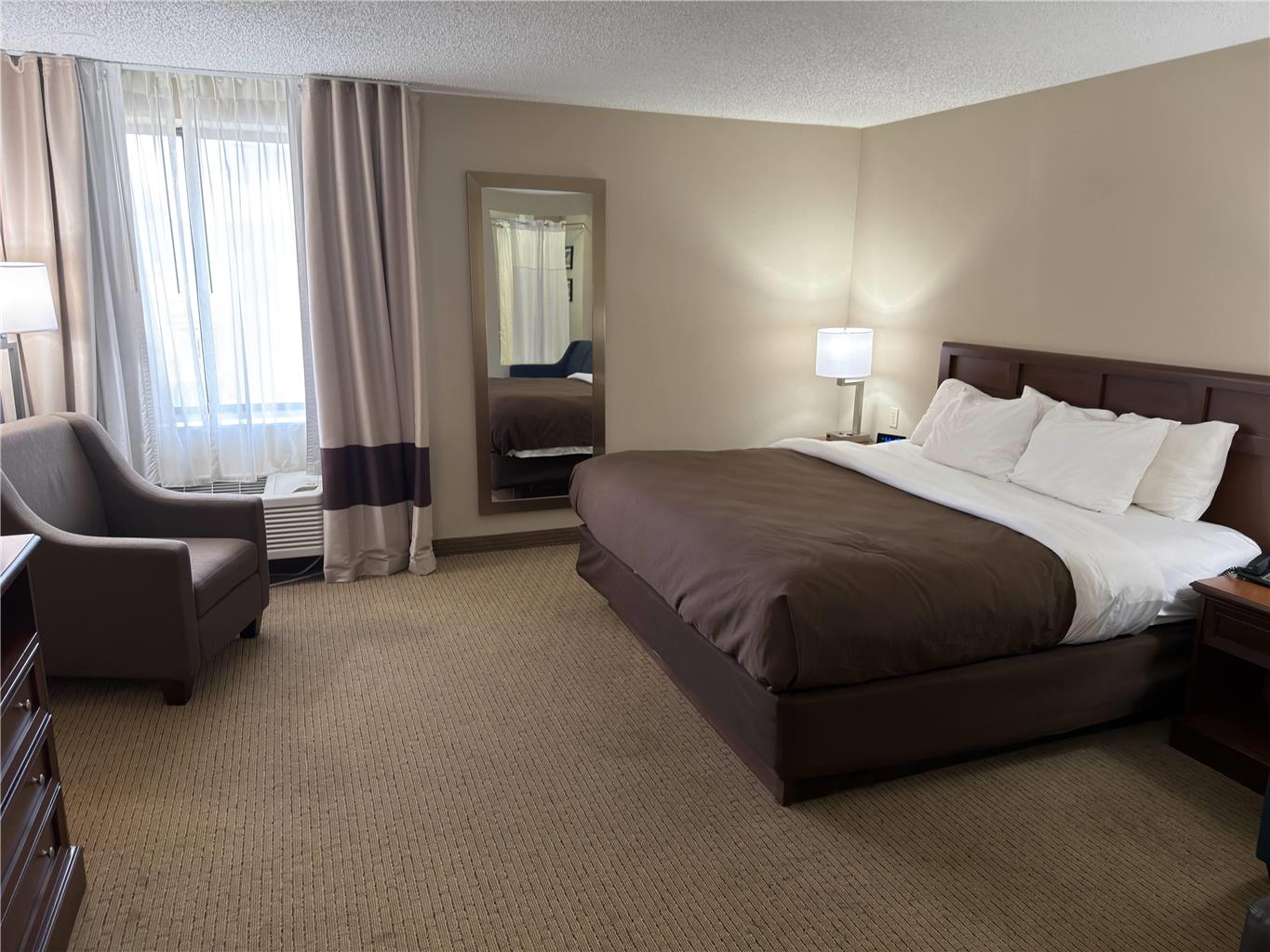 Wingate by Wyndham Utica - photo 18