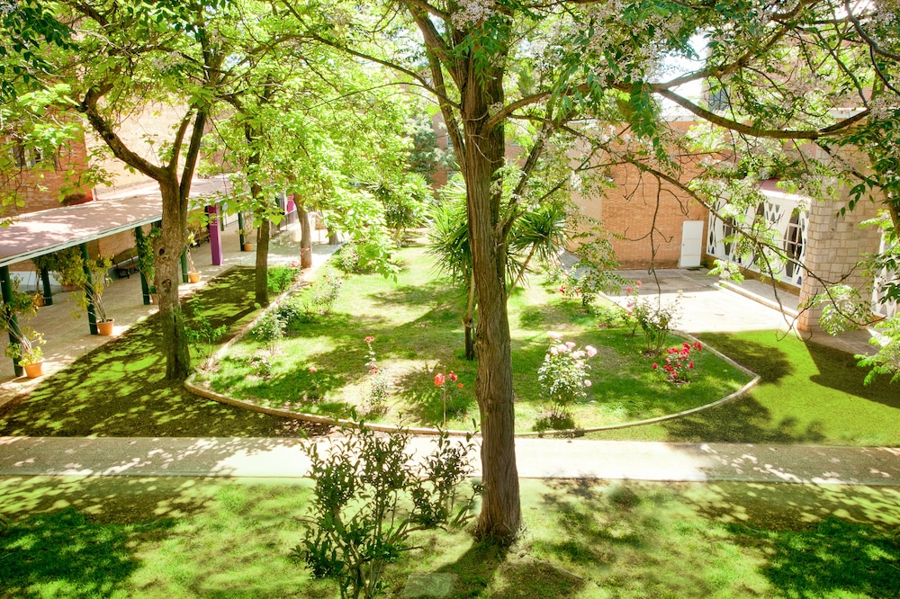 Lantana Garden 6892975 — Pilas