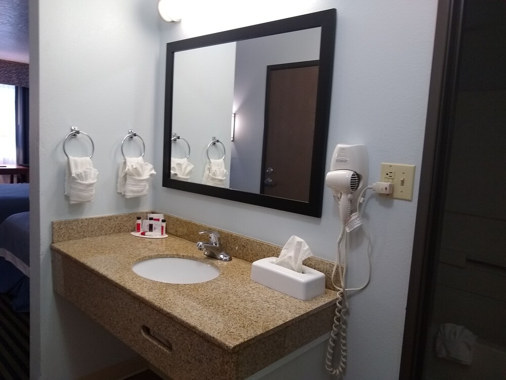 Days Inn by Wyndham Albuquerque Downtown - photo 8