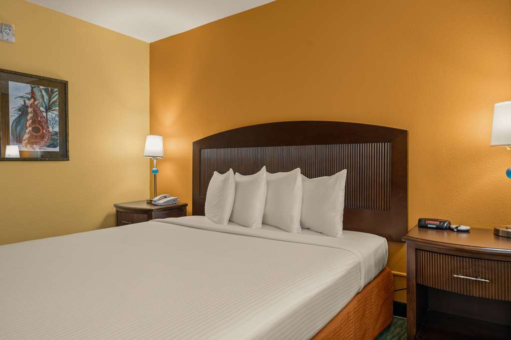 Airport Honolulu Hotel Trademark Collection by Wyndham - photo 34