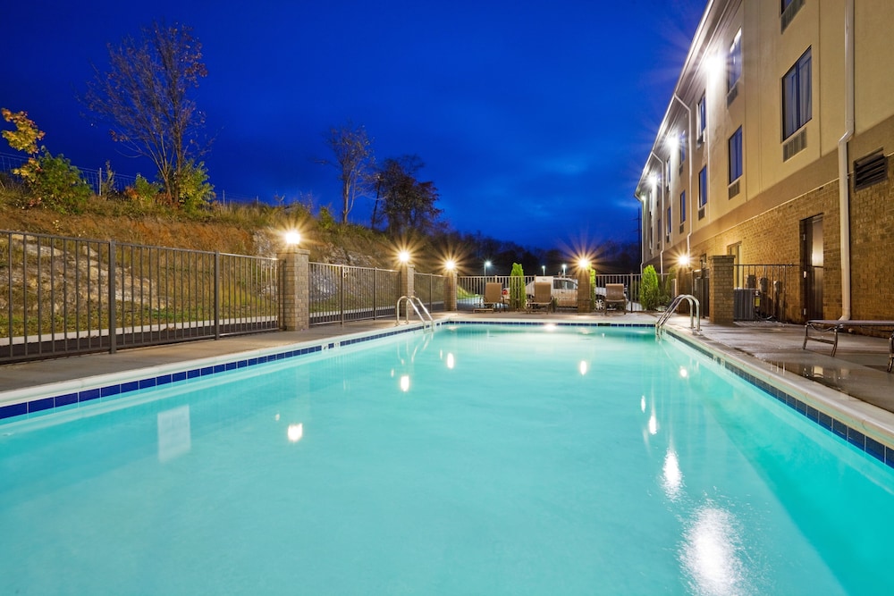 Holiday Inn Express Troutville by IHG - photo 18