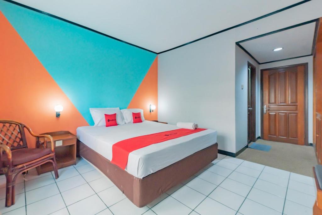 RedDoorz near Plaza Balikpapan in Balikpapan, Indonesia