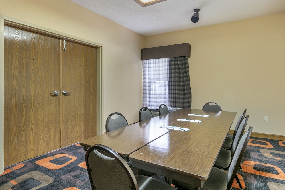 Quality Inn Rogersville - photo 21