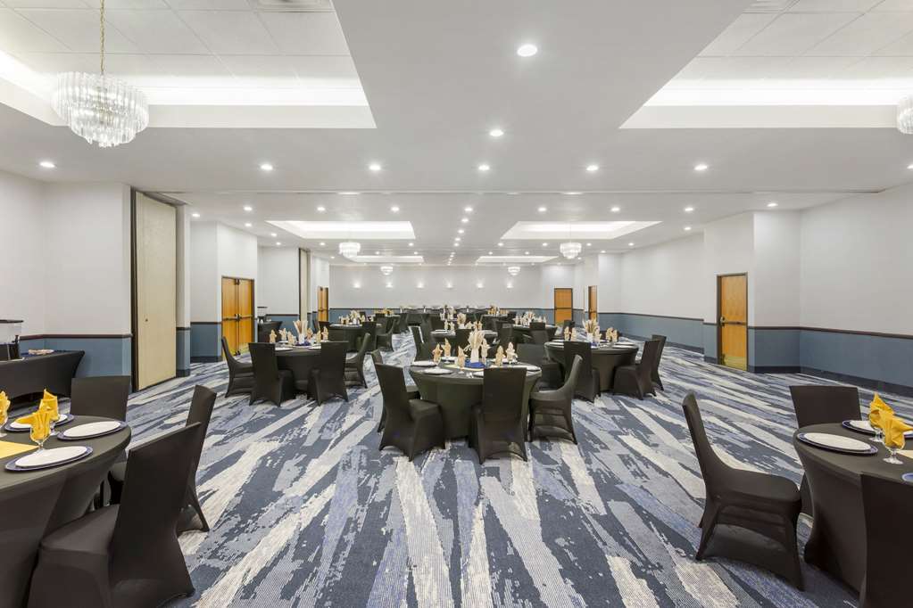 Comfort Suites Ogden Conference Center - photo 44