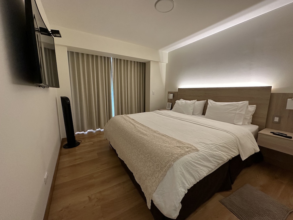 Miraflores 1 or 2 Bedroom Executive Apartment. — 5-Star Luxury Hotel in Lima, Peru