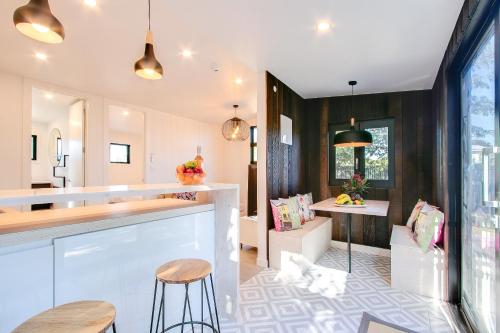 Beach and Vineyard Escape Haumoana Beach Home — 4-Star Luxury Hotel in Hastings, New Zealand