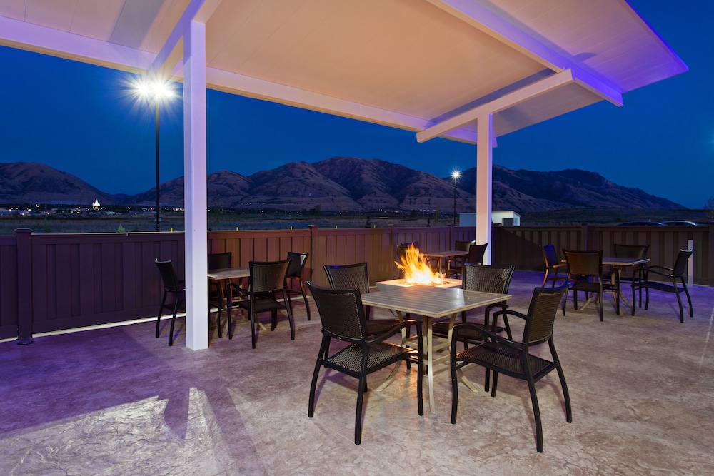 Holiday Inn Express & Suites Brigham City North Utah by IHG - photo 41