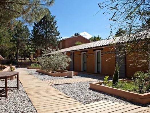 Hostellerie Du Val De Sault - carbon neutral hotel in Sault