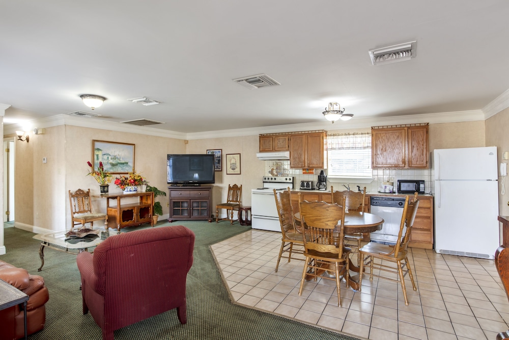 Edgewater Inn Biloxi Beach - photo 40