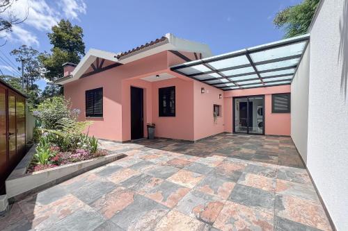 Casa Requinte Jacuzzi — 4-Star Luxury Hotel in Arco Da Calheta, Portugal