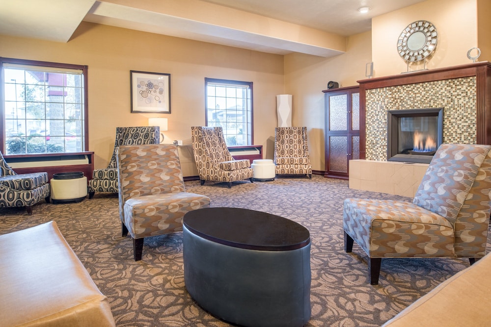 Holiday Inn Express Wenatchee an IHG Hotel - photo 2