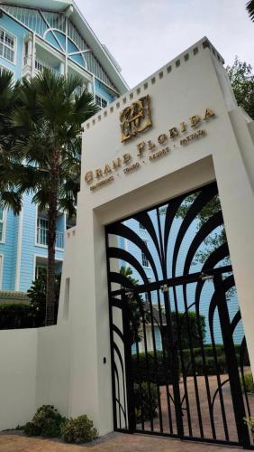 Grand Florida BeachFront Resort NaJomtien Pattaya monthly also available in Unknown City, Thailand