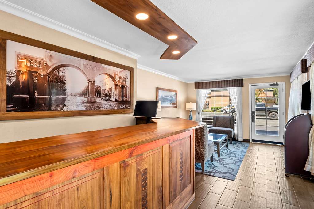 Best Western University Lodge - photo 3