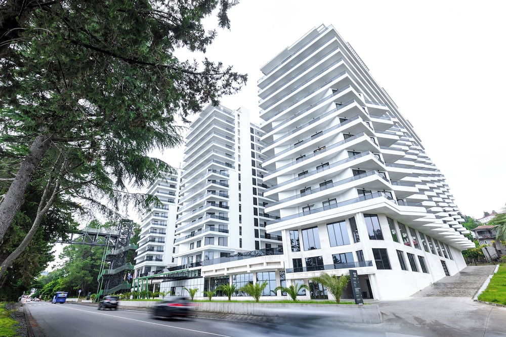 Mziuri Gardens Apartment — 4-Star Luxury Hotel in Batumi, Georgia