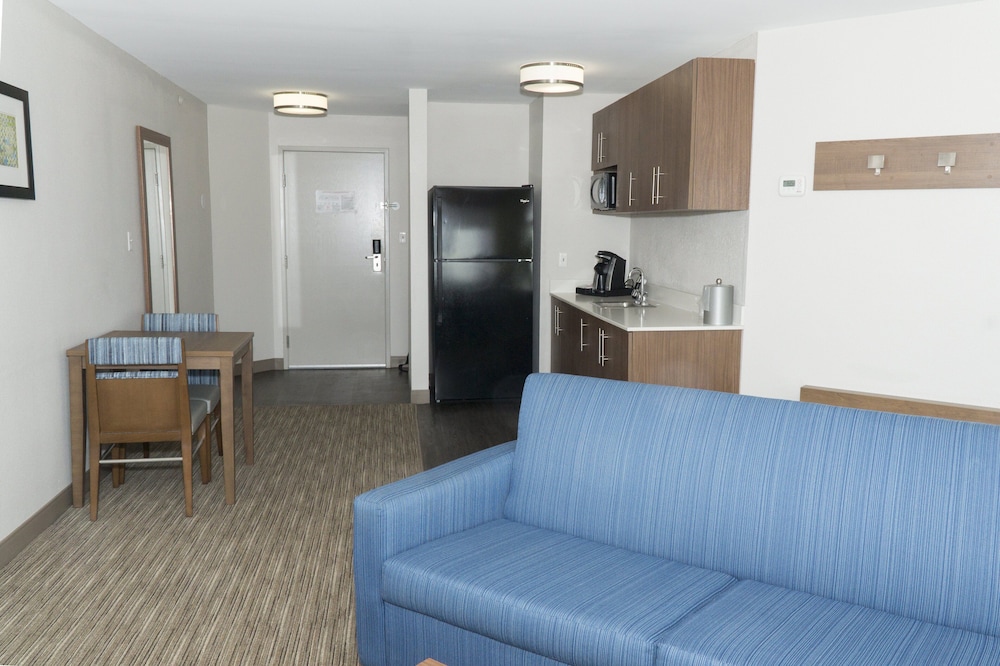 Holiday Inn Express Hotel & Suites Madison by IHG - photo 39
