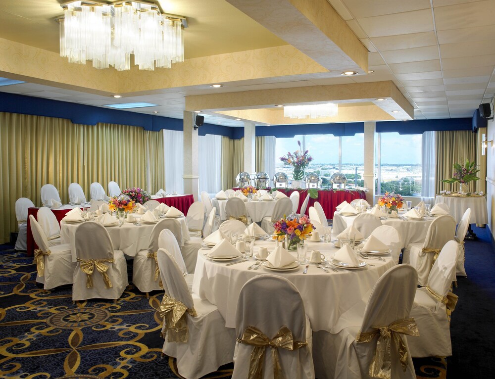 Holiday Inn Miami International Airport by IHG - photo 20