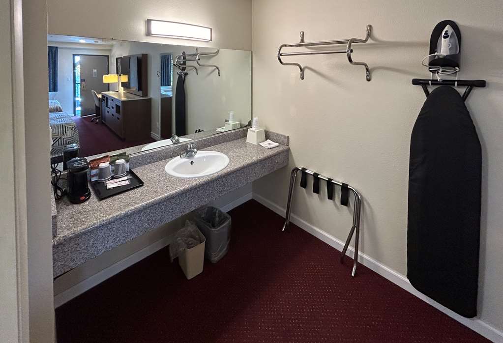 Studio 6 Suites Santa Ana CA - photo 12