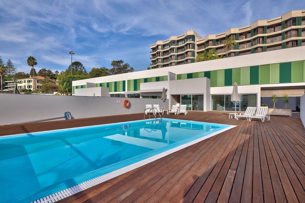 Villa Nogueira IV Funchal — 4-Star Luxury Hotel in Funchal, Portugal