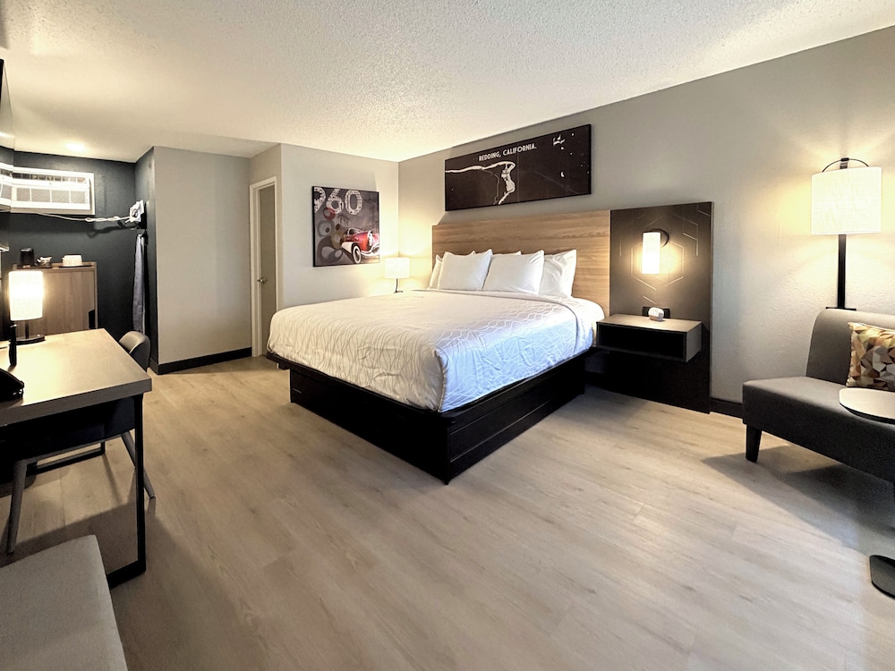 Thunderbird Lodge - photo 2