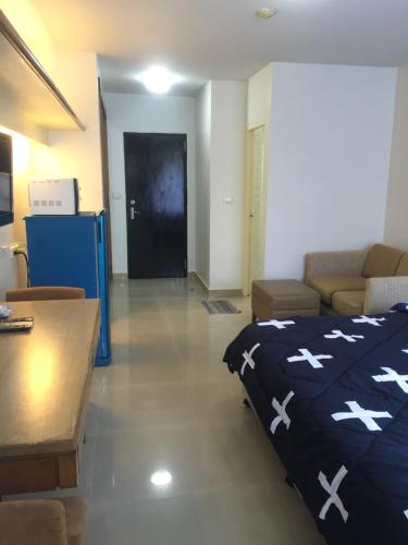 Savi Rooms Premium studio near bkk Piyavet hospital near most famous pubs