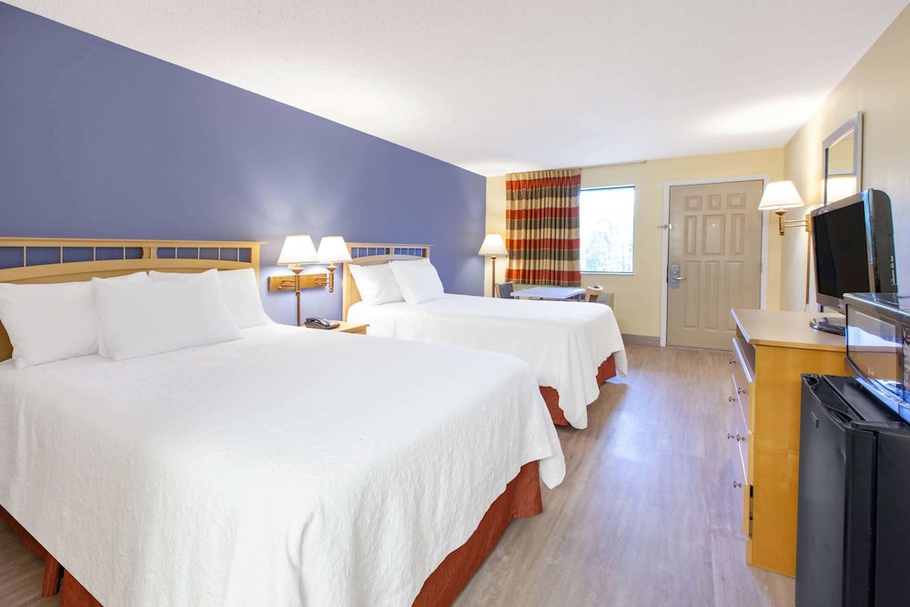 Days Inn by Wyndham Grantville Hershey North - photo 8