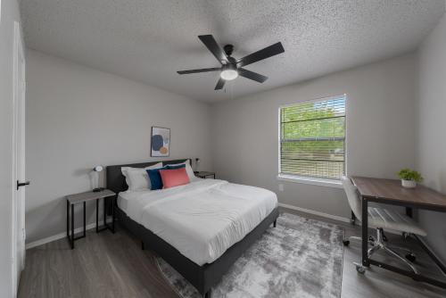 The Landry 163 Spacious and Cozy 1 Bedroom 1bth — 4-Star Luxury Hotel in Arlington, United States