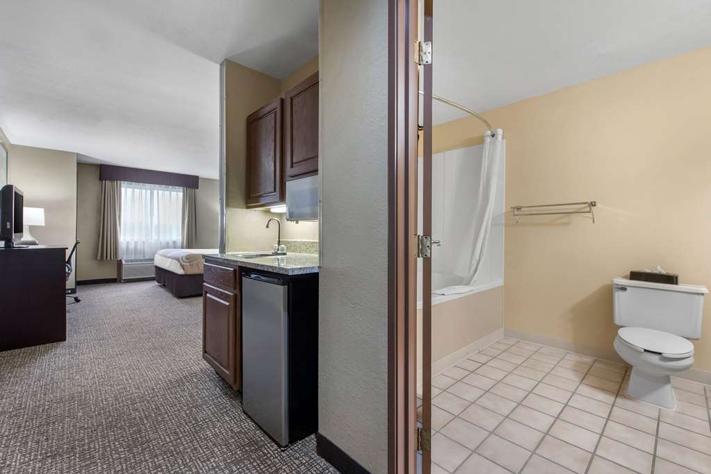 Quality Inn & Suites Lebanon I 65 - photo 21