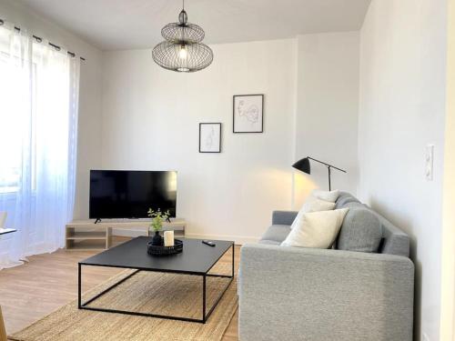 Le Dandy Proche Centre Neuf in Chateauroux, France