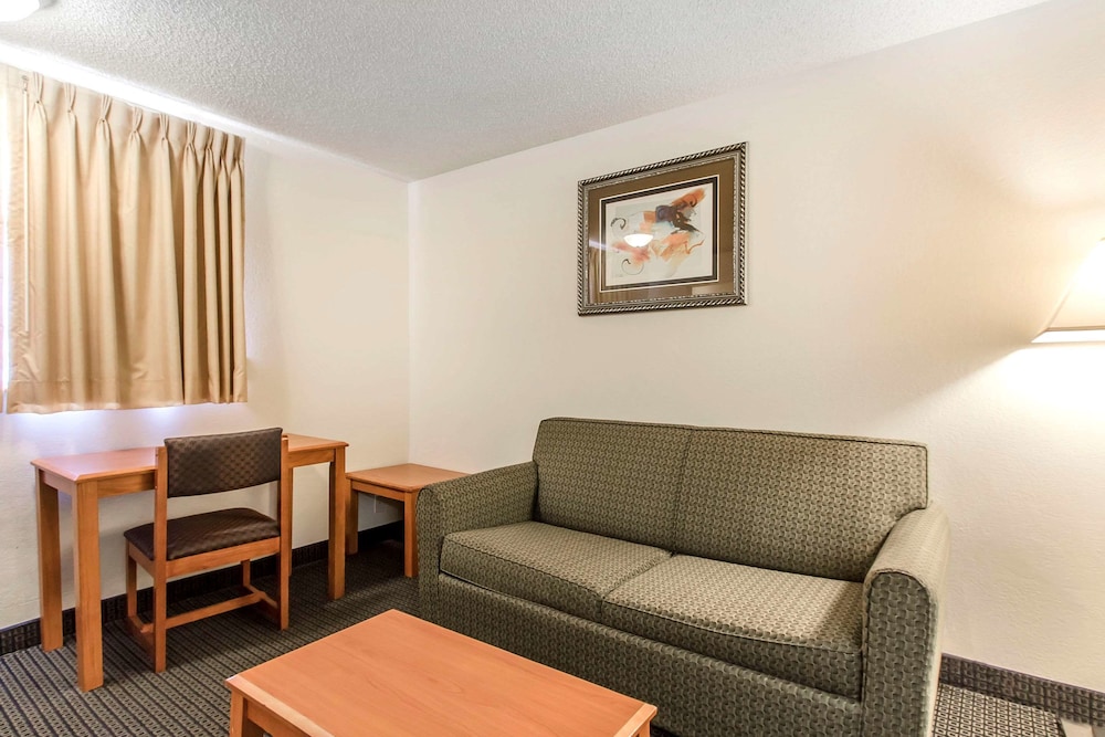 Brentwood Inn - photo 11