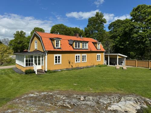 Miniatyr herrgård i Bro Bro