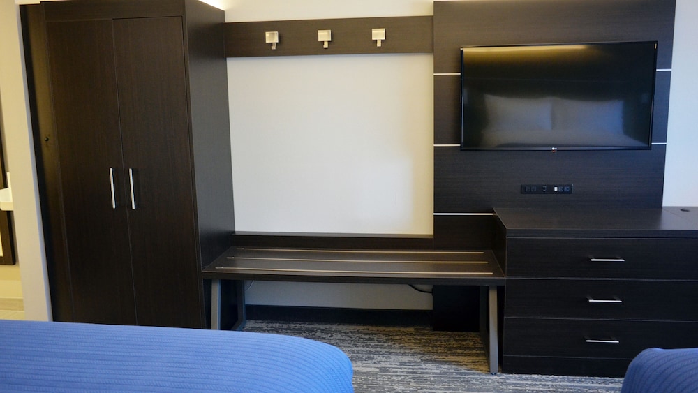 Holiday Inn Express & Suites Jacksonville W I295 and I10 by IHG - photo 16