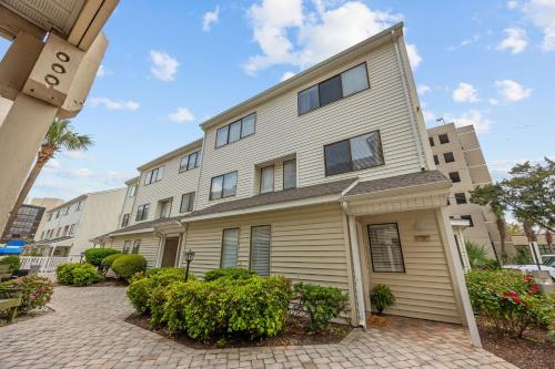 Sea Therapy Private Patio Half Block to Sea — Myrtle Beach — photo 5