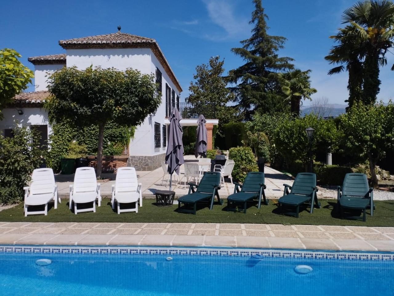 Vivienda Rural Huerta Del Medio — 4-Star Luxury Hotel in Granada, Spain
