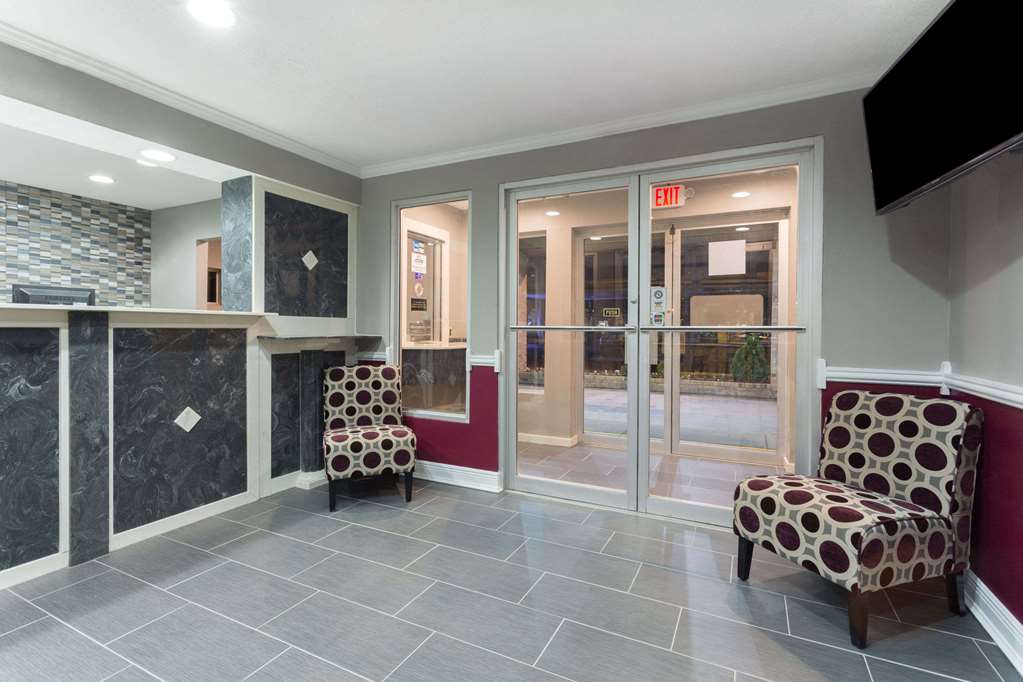 Days Inn by Wyndham Forest - photo 11