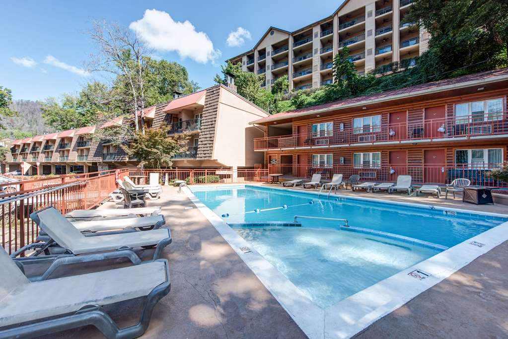 Quality Inn Creekside Downtown Gatlinburg - photo 40