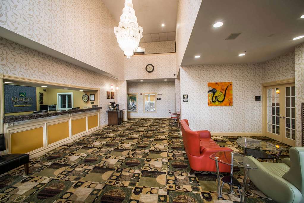 Quality Inn Litchfield Route 66 - photo 6