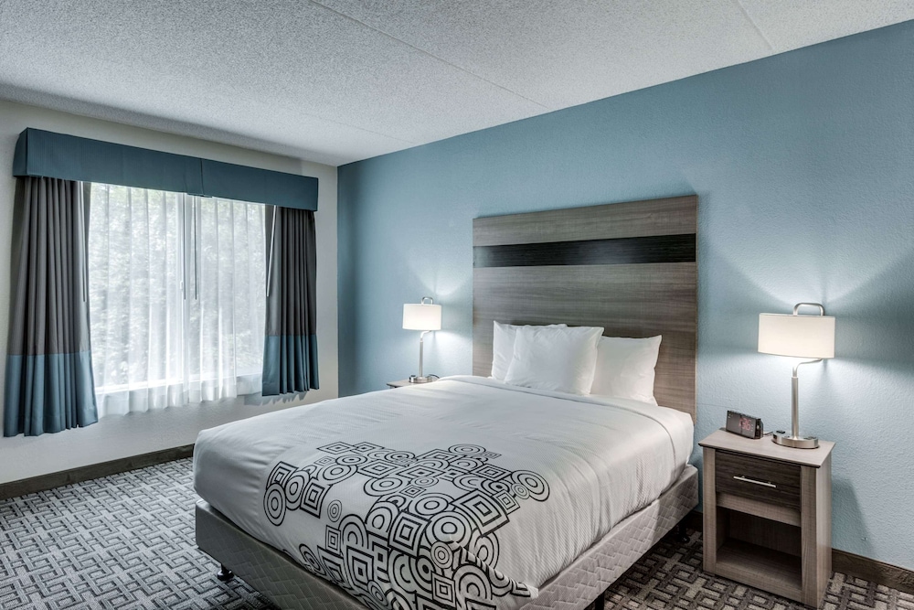 Days Inn & Suites by Wyndham Spokane - featured photo
