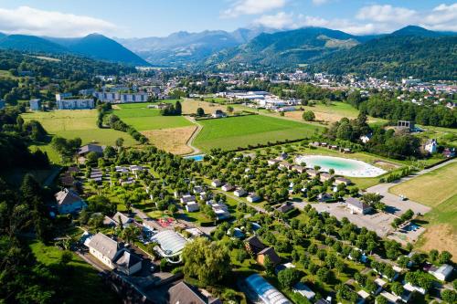 Camping Le Monloo — 4-Star Luxury Hotel in Bagneres-De-Bigorre, France