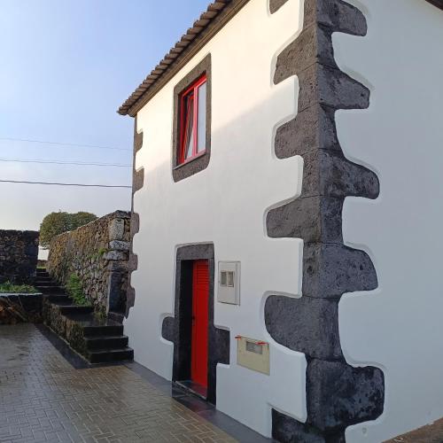 Casa do Poço — 4-Star Luxury Hotel in Santa Barbara, Portugal