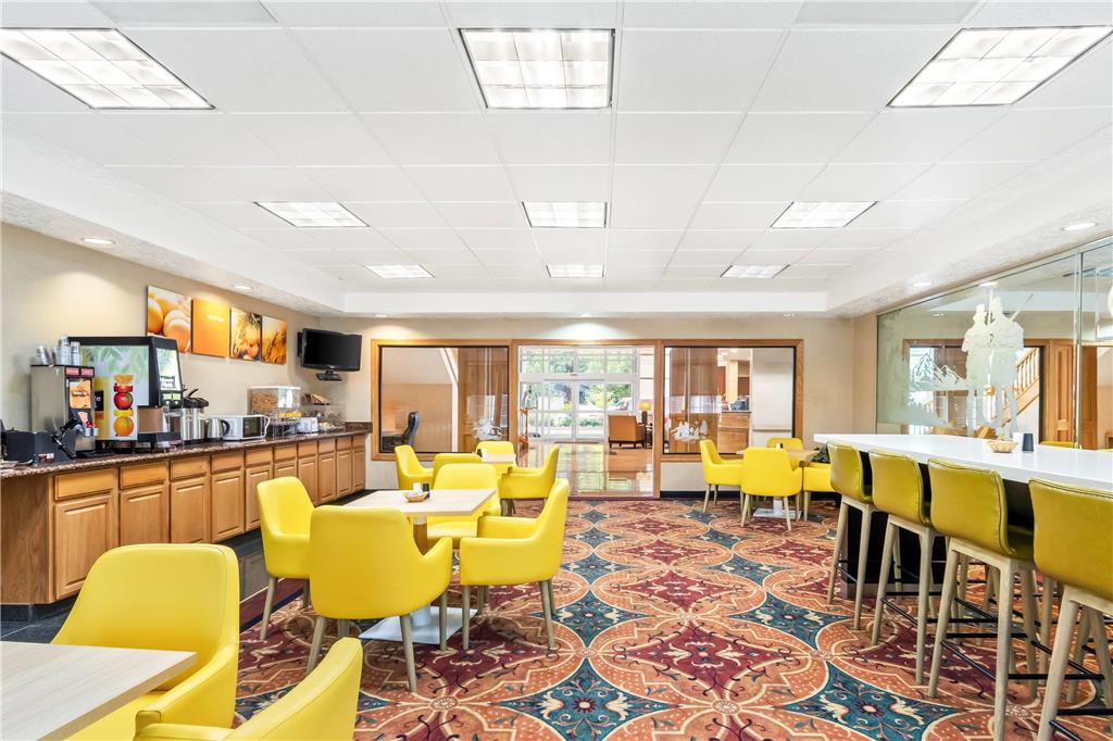 Comfort Suites Clackamas - photo 53