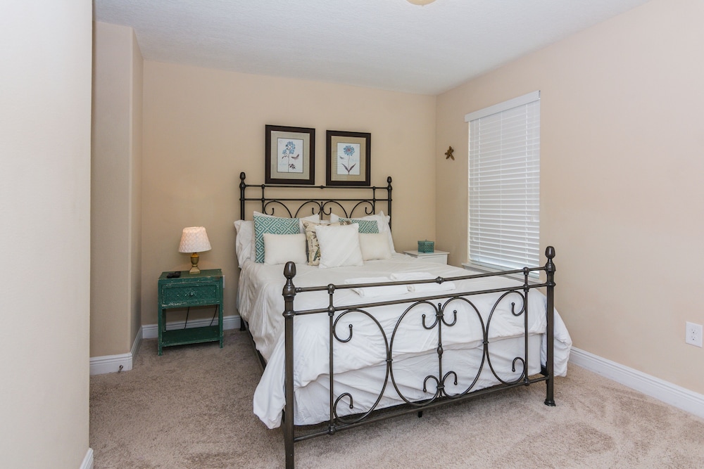 Lovely Vacation House With Private Pool at Solterra Resort - photo 17