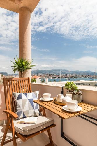 Seaway Apartment Balcony & Sea View — 4-Star Luxury Hotel in Split, Croatia