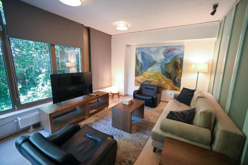 Tsakalof Loft Apartment by Zeus Suites — 4-Star Luxury Hotel in Athens, Greece
